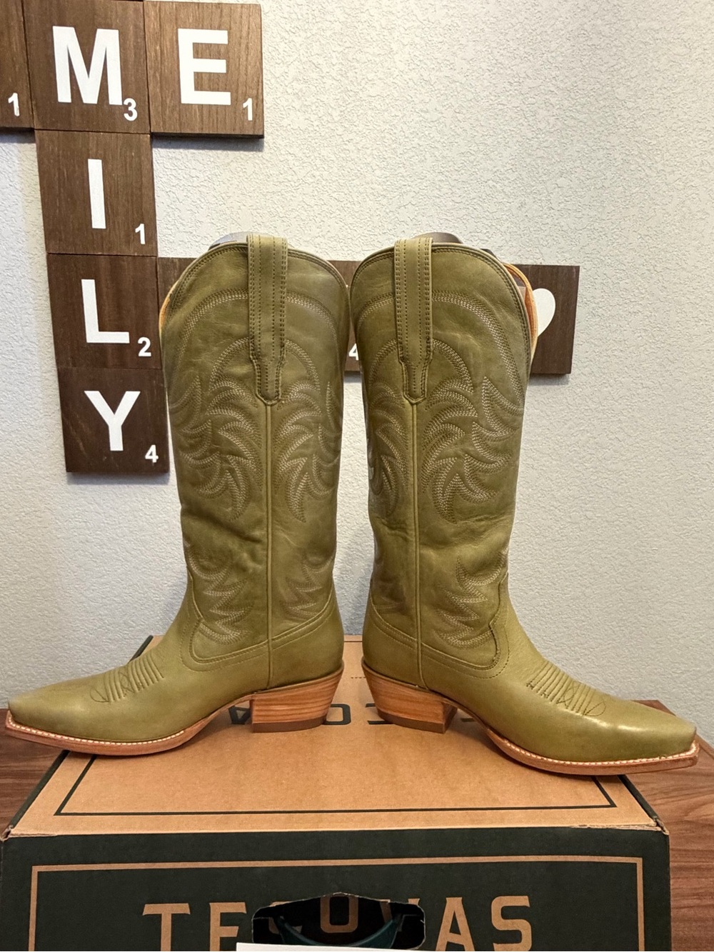 NIB-Tecovas Light Sage Annies, Size 8